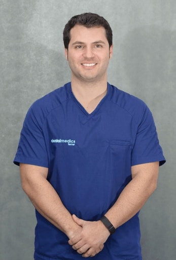 Dr. Jorge Ferrer, odontólogo especialista en implantología y cirugía oral en Madrid y Murcia.