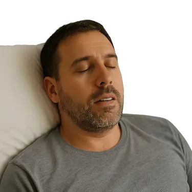 Paciente durmiendo con férula dental colocada durante la noche