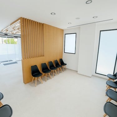 Sala de espera del centro dental Dr. Ferrer en Murcia Av. Don Juan de Borbon