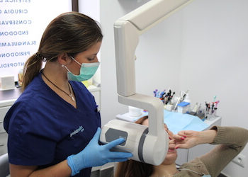Consulta dentistas especialistas Dr. Ferrer
