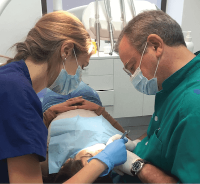  Médico Estomatólogo y Odontólogo ¿Cuál es la diferencia? - Clínica dental Dr. Ferrer | Madrid