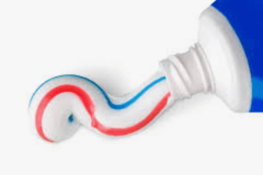 cepillado pasta de dientes