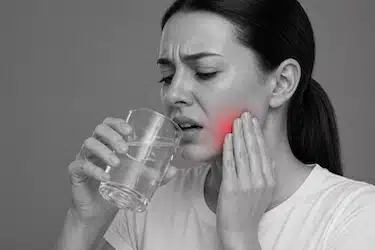Dolor al comer o beber tras extracción dental por alveolitis y exposición ósea